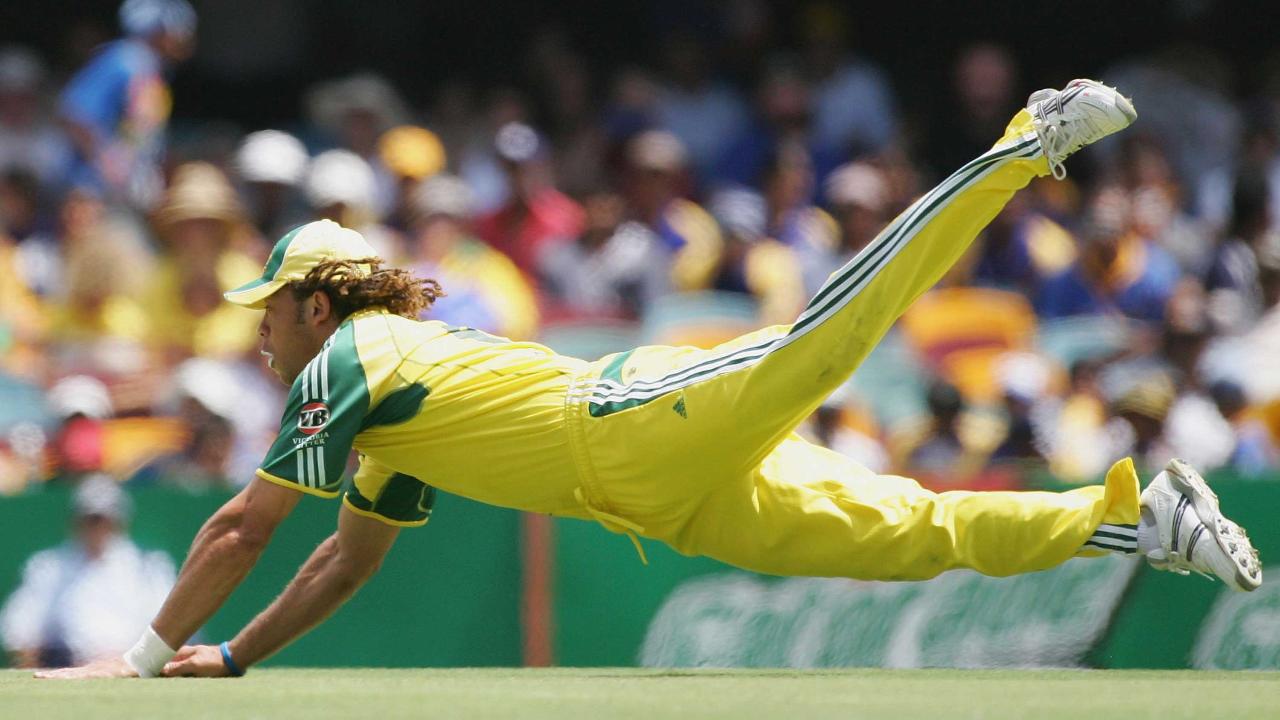 Top 10 Best Fielders In Cricket History,Updated Ranking for 2022